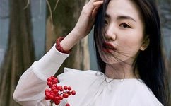 八重神子骑在旅行者身上